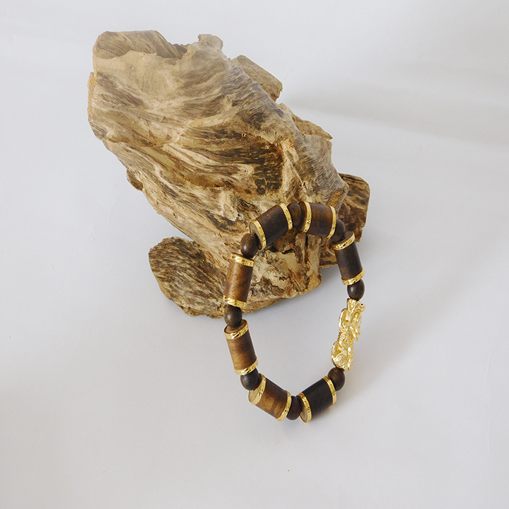 Vòng tay trầm hương bọc vàng thời trang mix tỳ hưu phong thủy