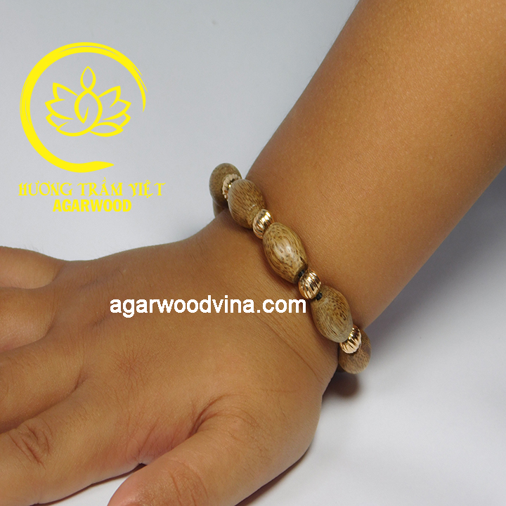 Vòng tay trầm hương cho bé