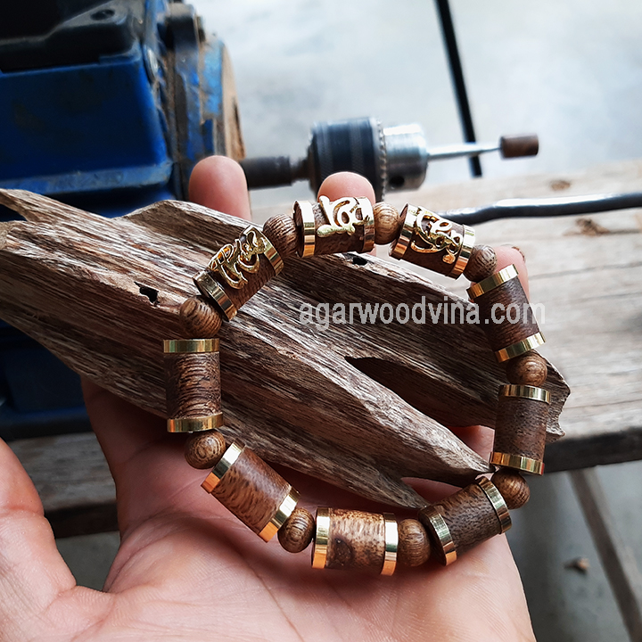 vong-tay-tram-huong-tu-nhien-2