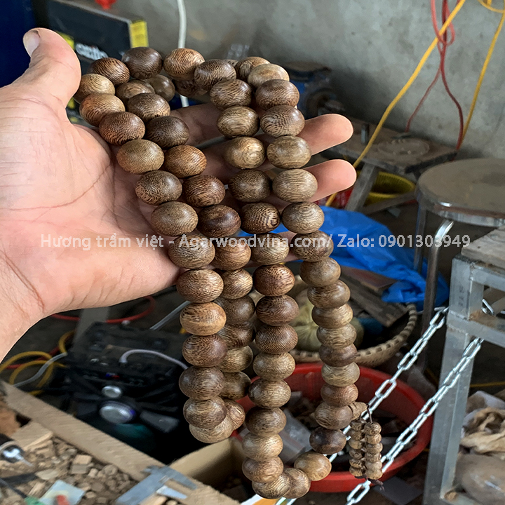 Vòng tay trầm hương 68 hạt 16li