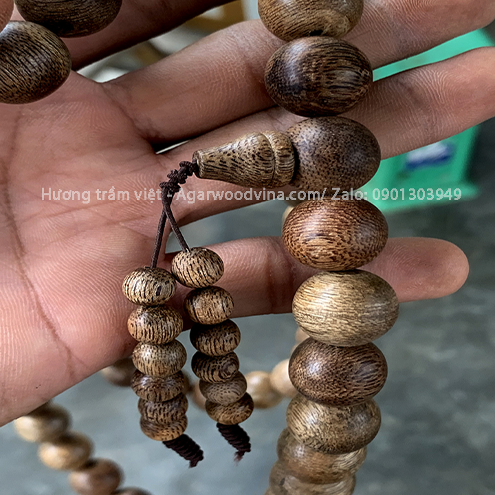 Vòng tay trầm hương 68 hạt 16li - Ảnh 2